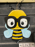 BEE WITH GLASSES WREATH BLANK WITH STENCIL