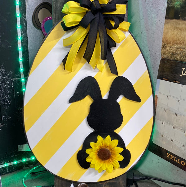 EGG WITH 3D BUNNY DOOR HANGER BLANK WITH STENCIL